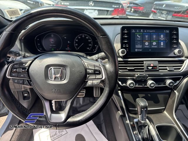 Vehicle image 18 of 31