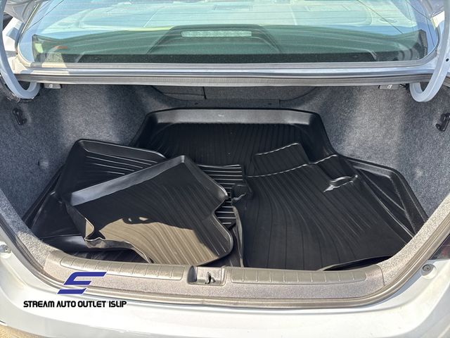 Vehicle image 29 of 31