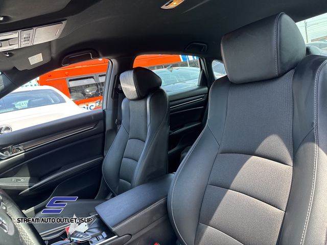 Vehicle image 14 of 31