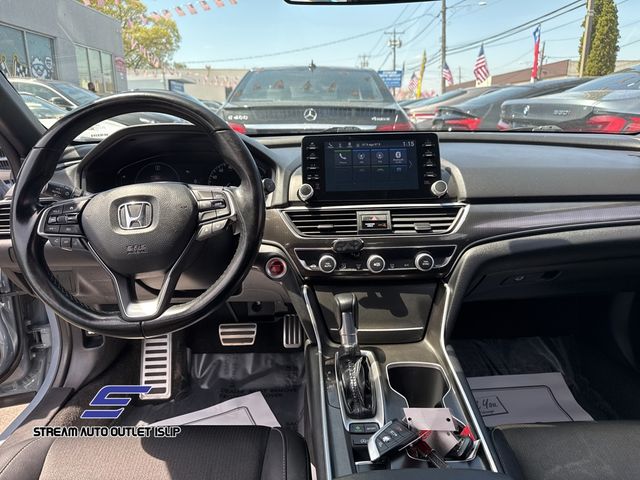 Vehicle image 16 of 31