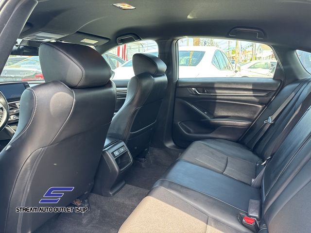 Vehicle image 28 of 31