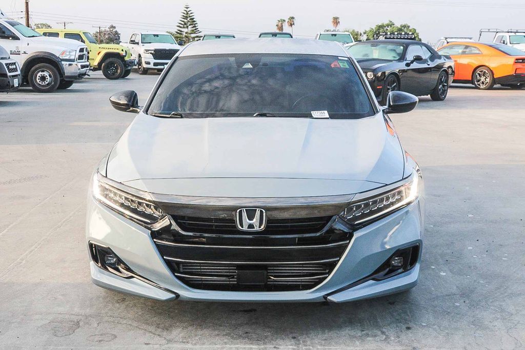 2022 Honda Accord Sport Image 2 of 27