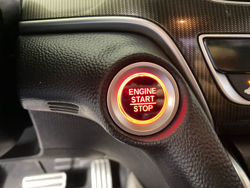 Vehicle image 21 of 26