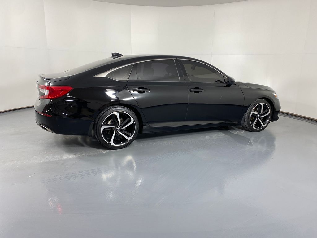 Vehicle image 4 of 26