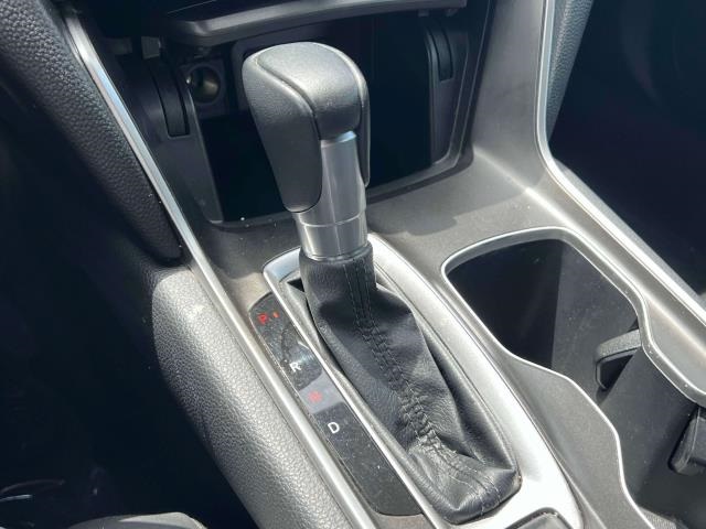 Vehicle image 27 of 31