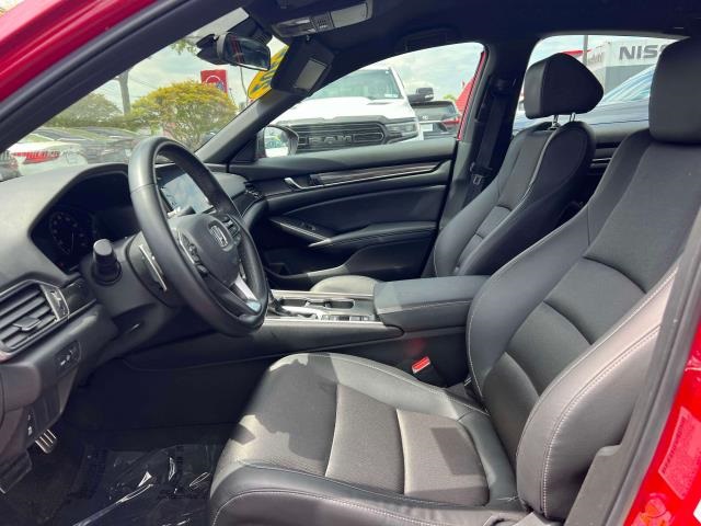 Vehicle image 15 of 31