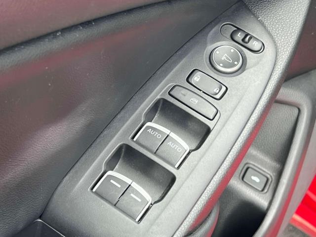 Vehicle image 17 of 31
