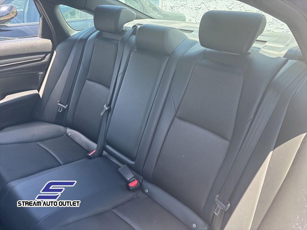 Vehicle image 9 of 29