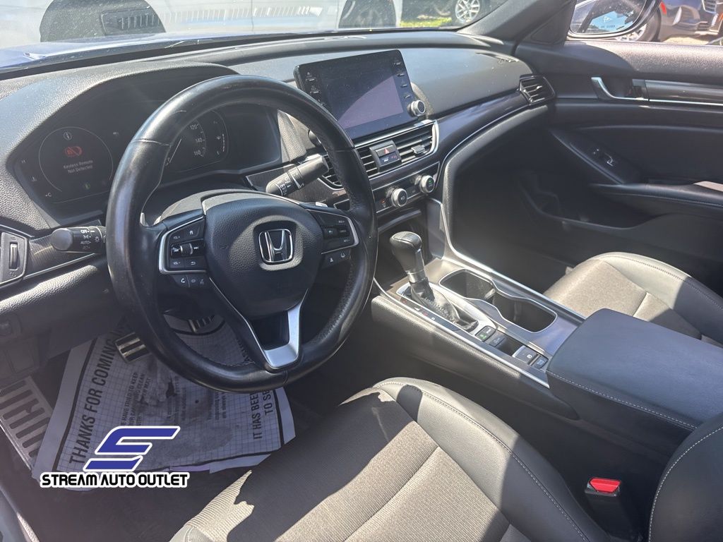 Vehicle image 14 of 29