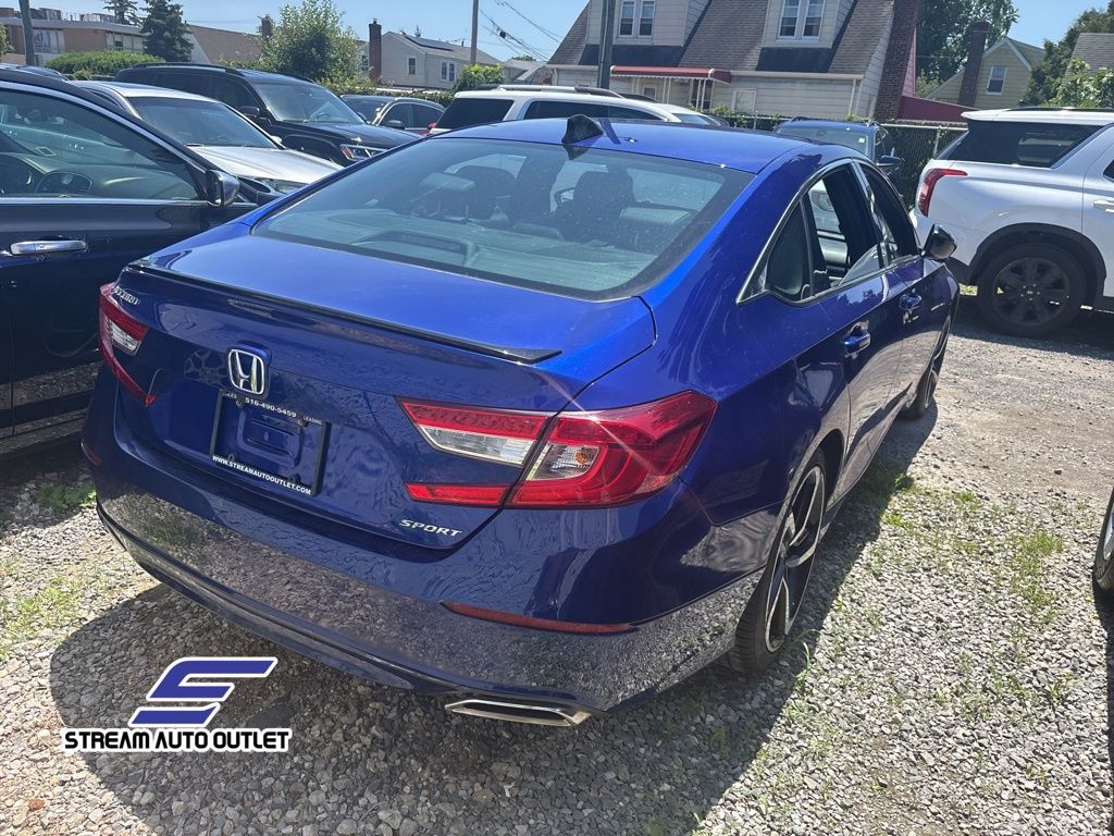Vehicle image 4 of 29