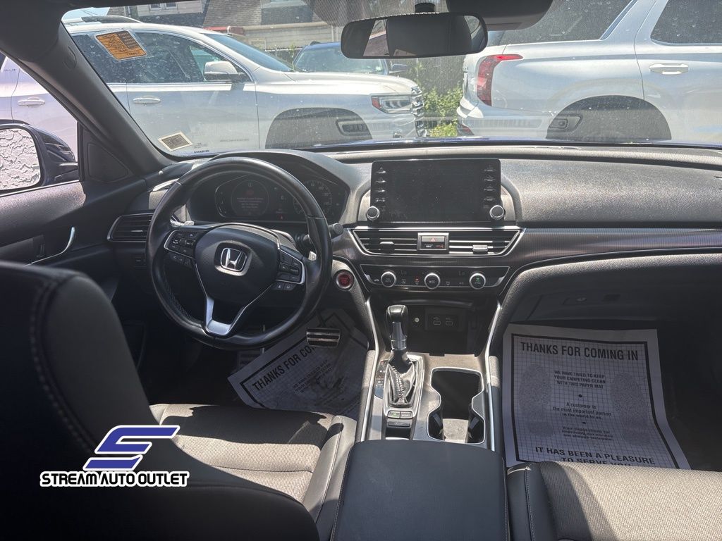 Vehicle image 13 of 29
