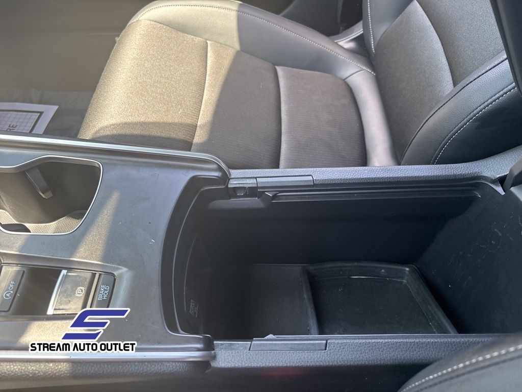 Vehicle image 20 of 29