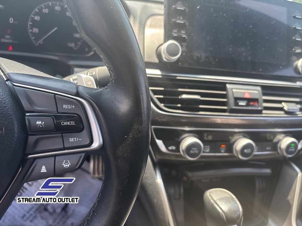 Vehicle image 22 of 29