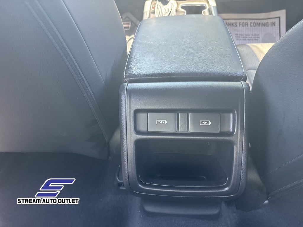 Vehicle image 24 of 29