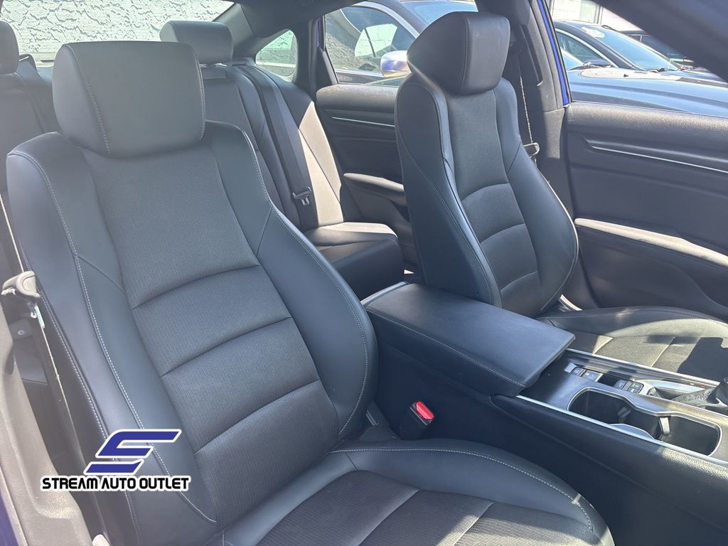 Vehicle image 7 of 29