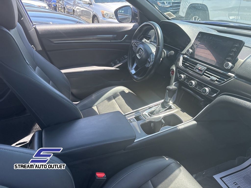 Vehicle image 15 of 29