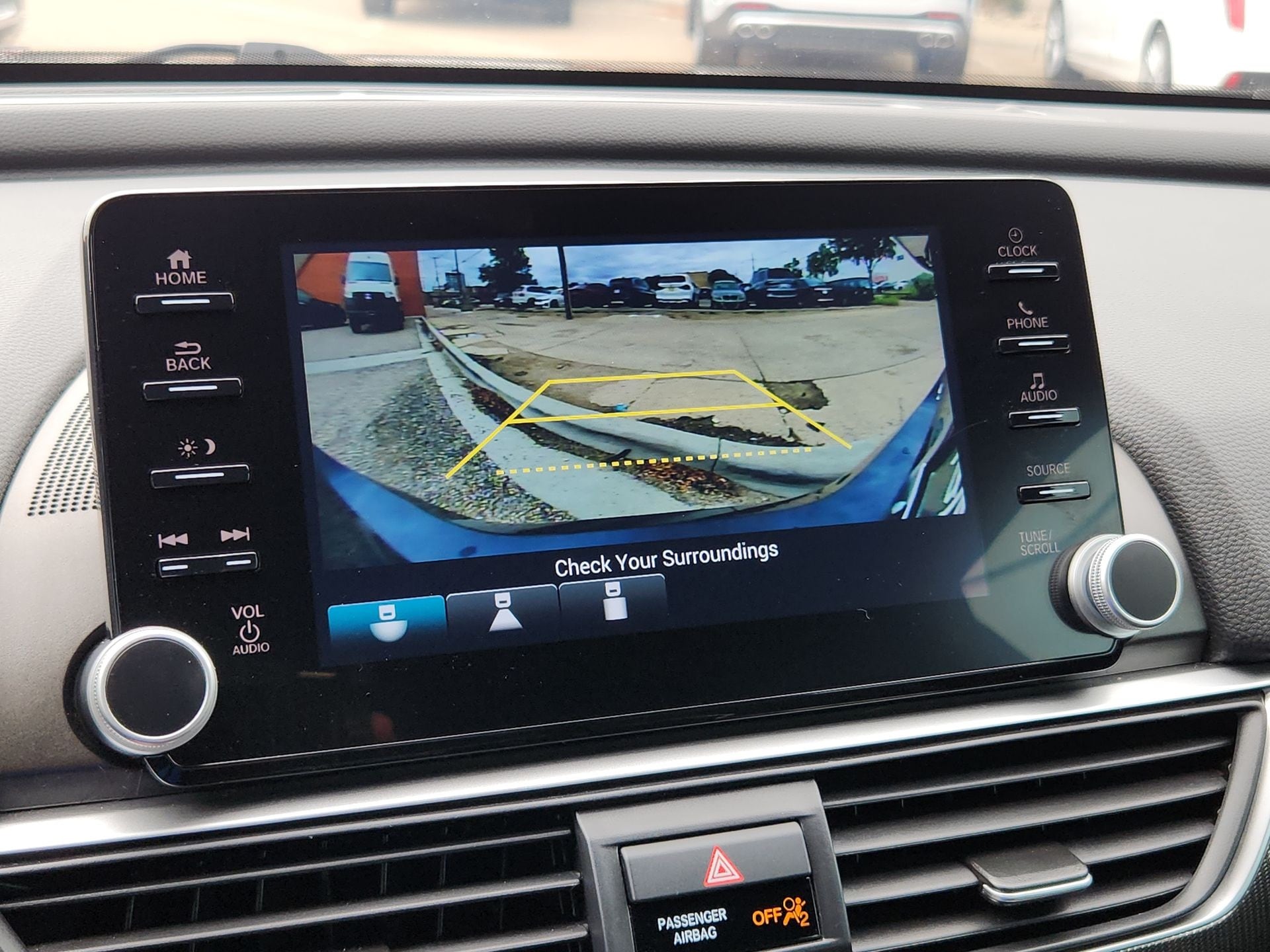 Vehicle image 16 of 22