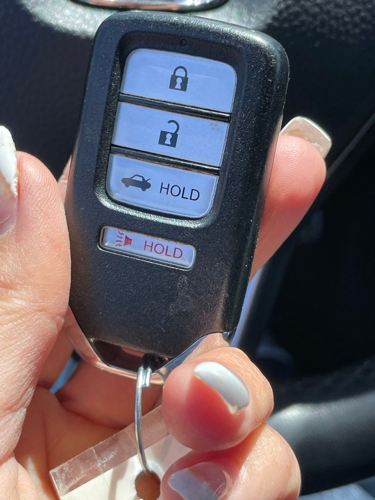 Vehicle image 19 of 30