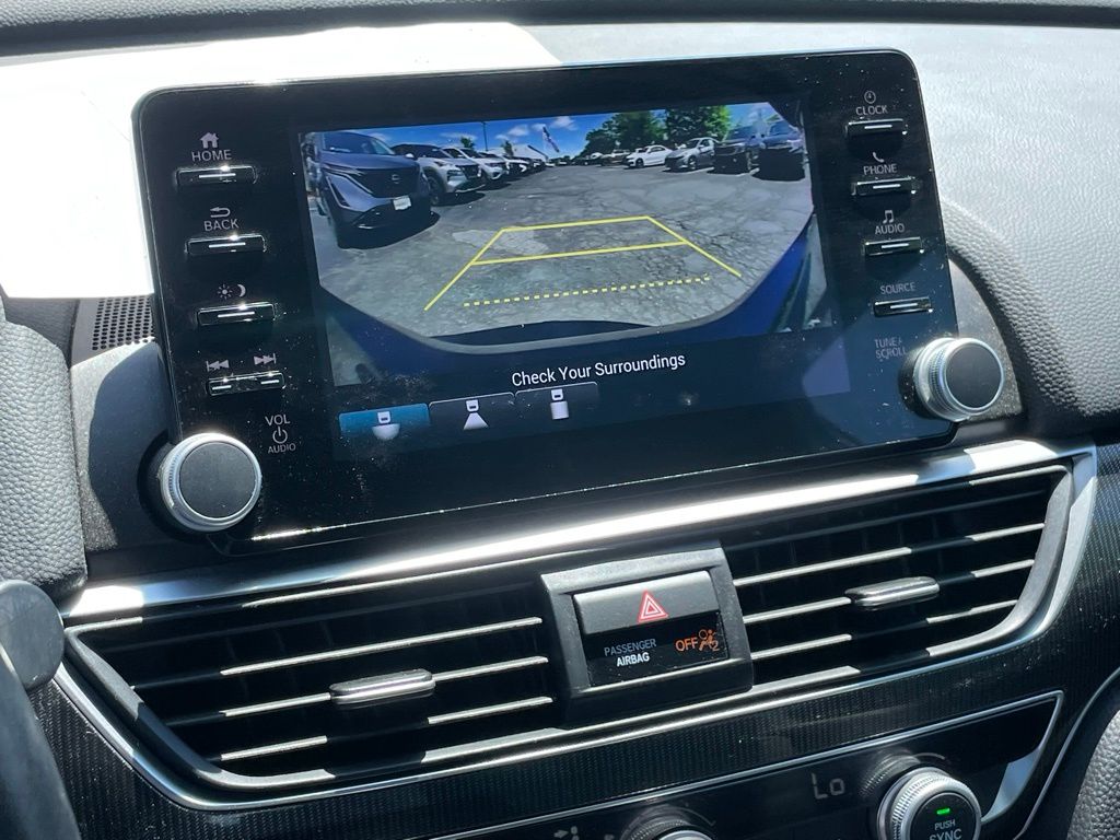 Vehicle image 13 of 30