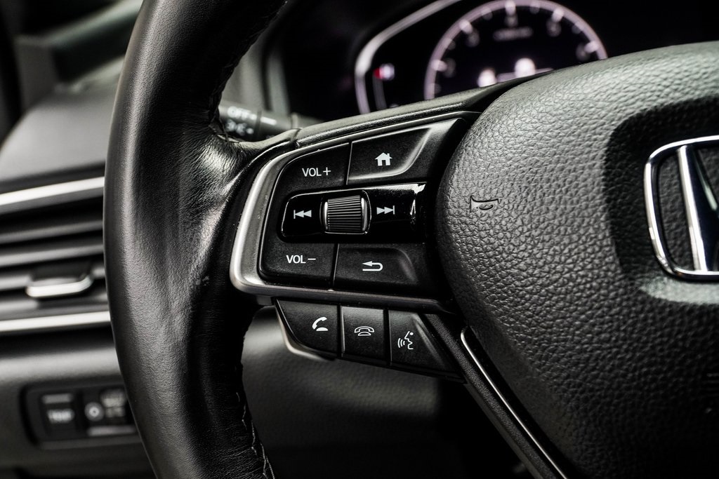 Vehicle image 24 of 35