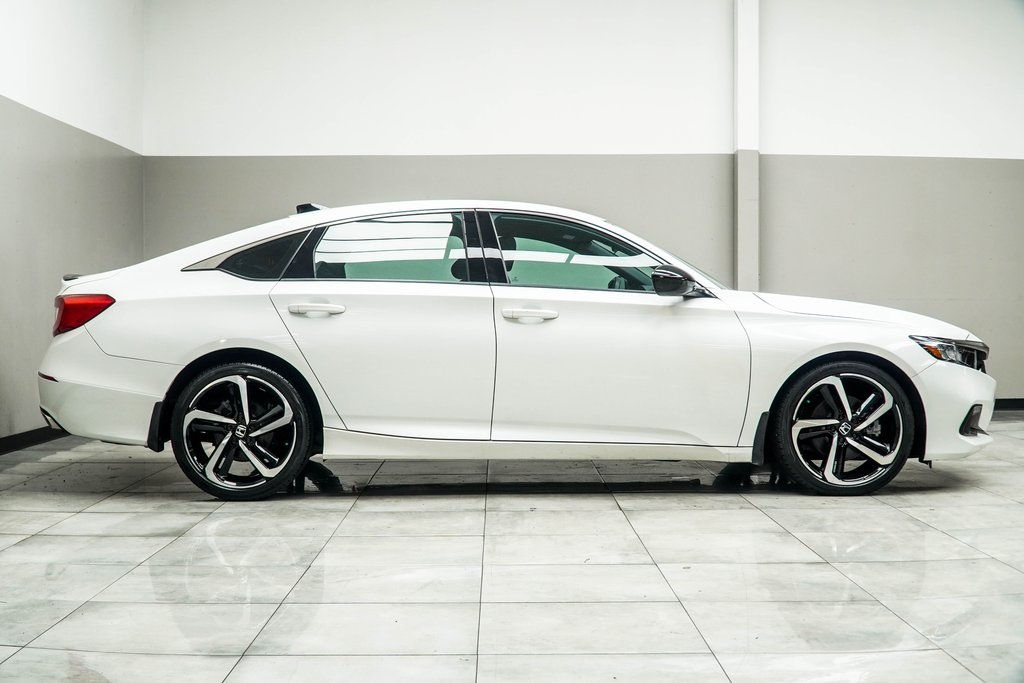 Vehicle image 6 of 35