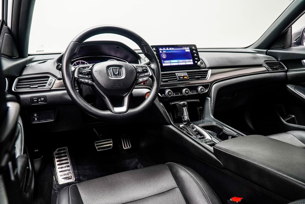 Vehicle image 12 of 35