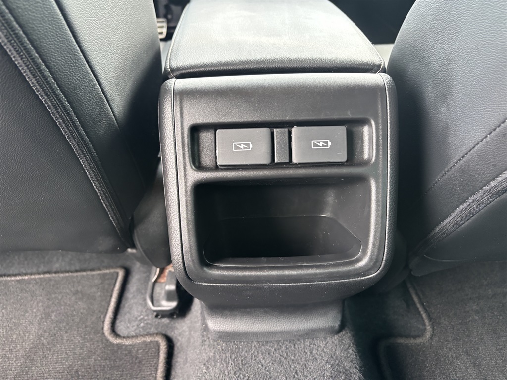 Vehicle image 28 of 31