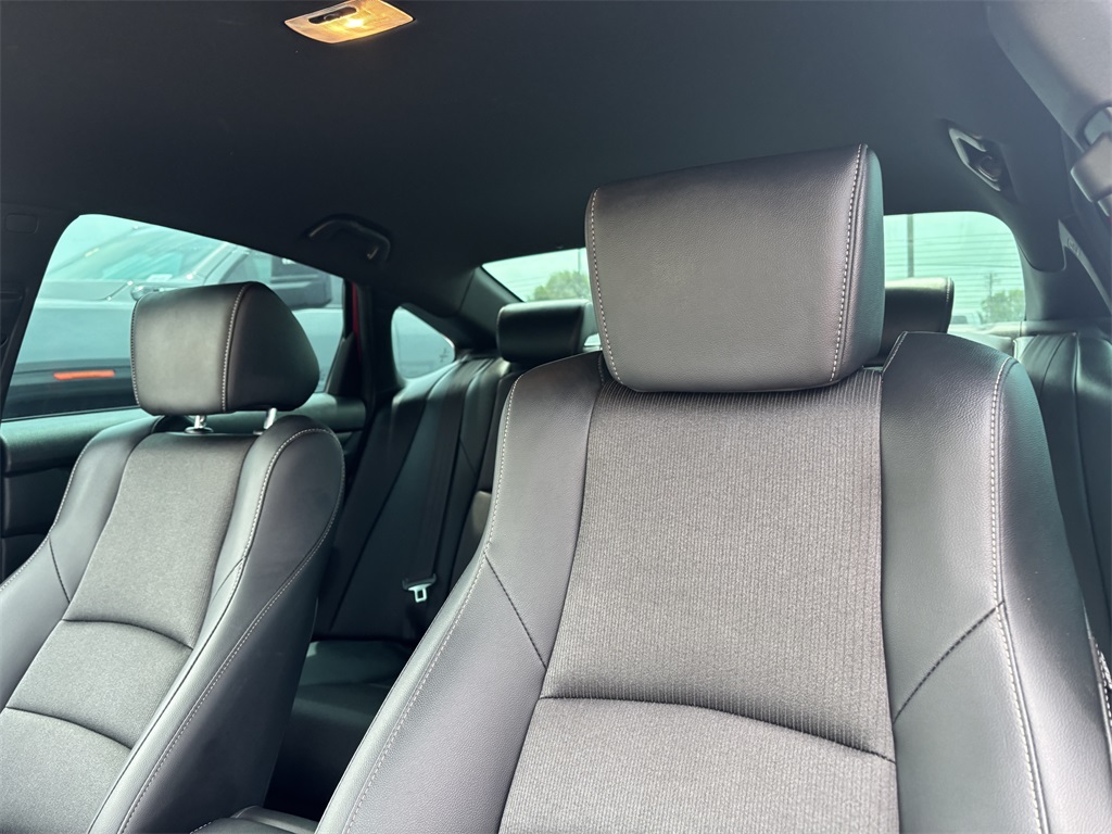 Vehicle image 13 of 31