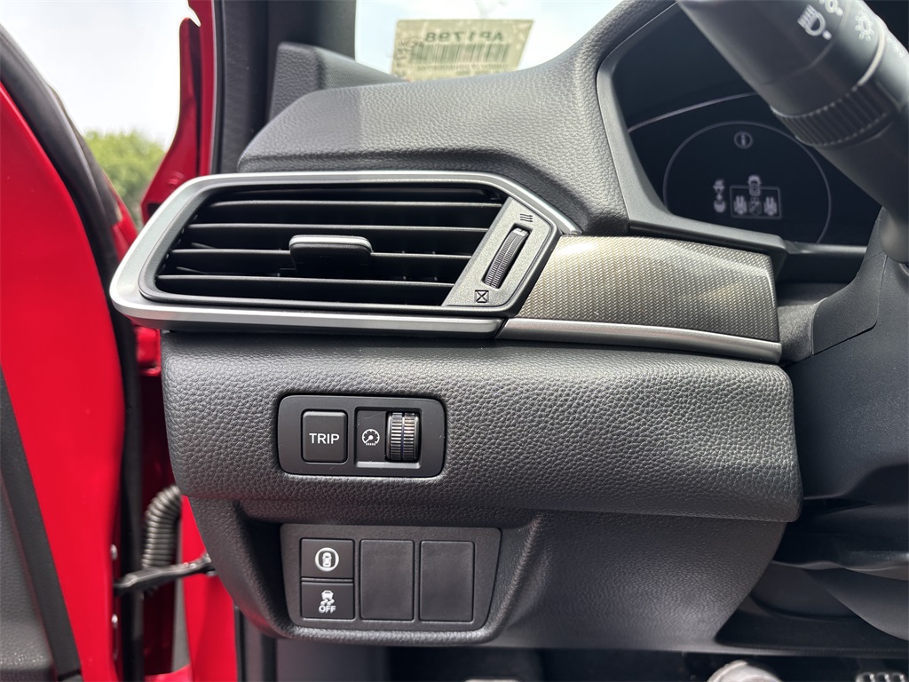 Vehicle image 23 of 31