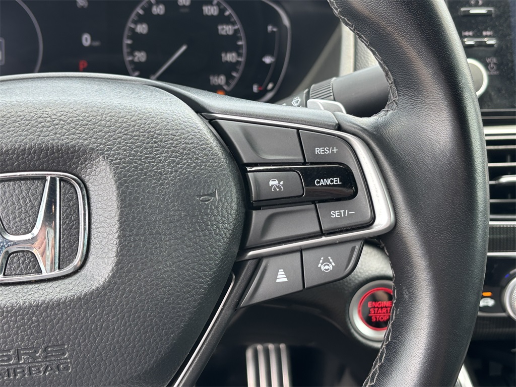 Vehicle image 16 of 31