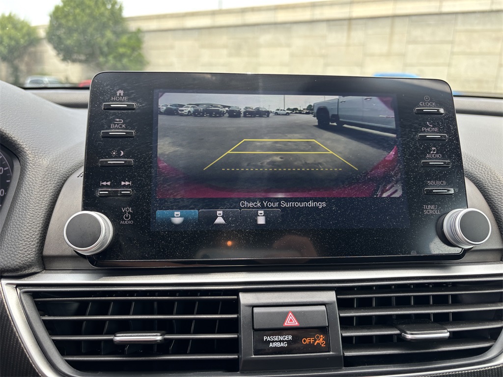 Vehicle image 22 of 31