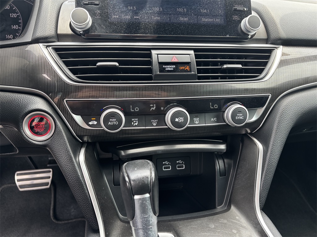 Vehicle image 20 of 31