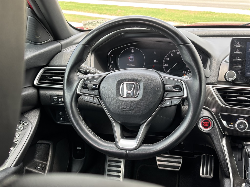 Vehicle image 26 of 31