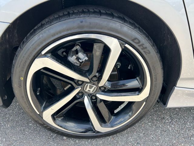Vehicle image 14 of 58