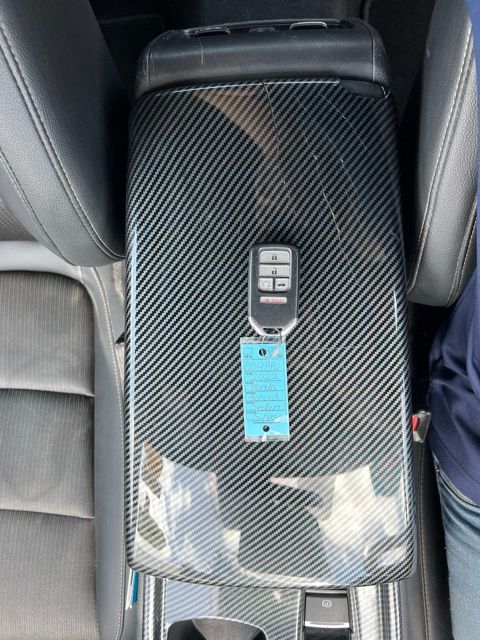 Vehicle image 34 of 58
