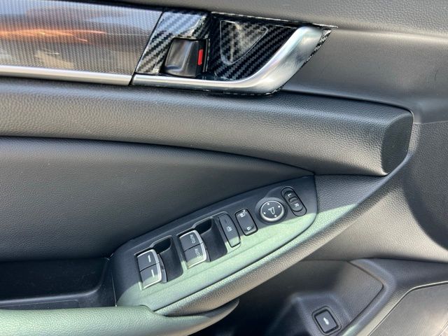 Vehicle image 24 of 58