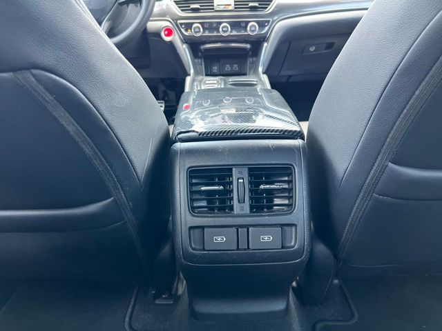 Vehicle image 39 of 58