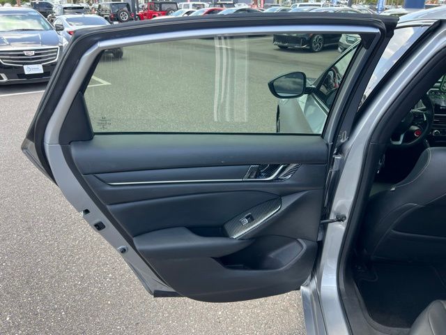 Vehicle image 36 of 58