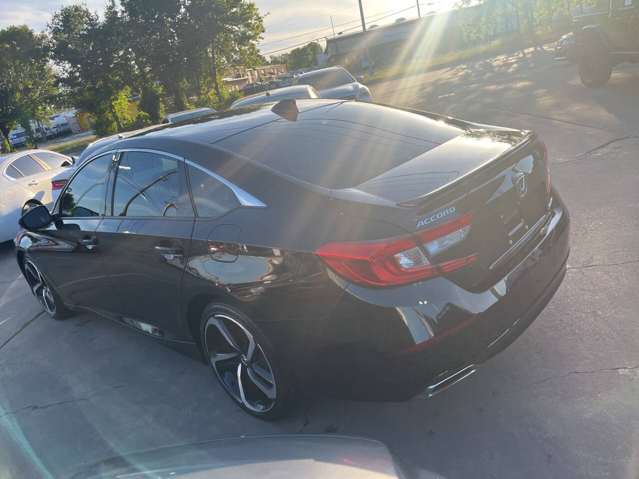 Vehicle image 5 of 20