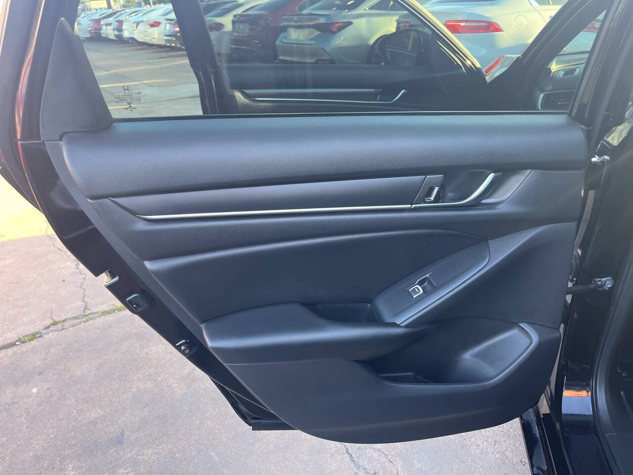 Vehicle image 13 of 20
