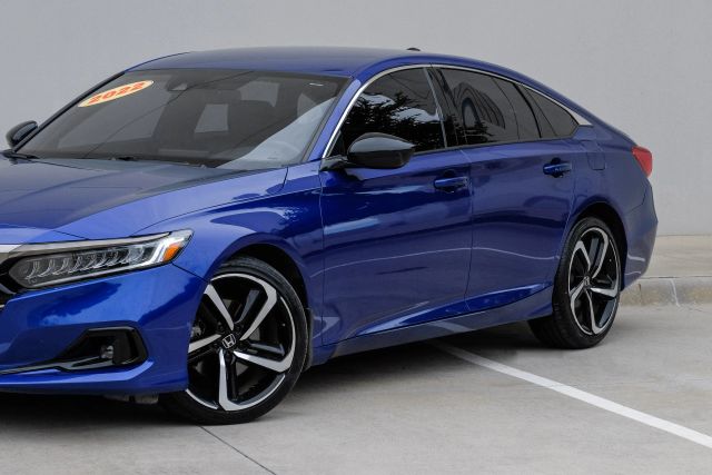 2022 Honda Accord Sport Image 2 of 61