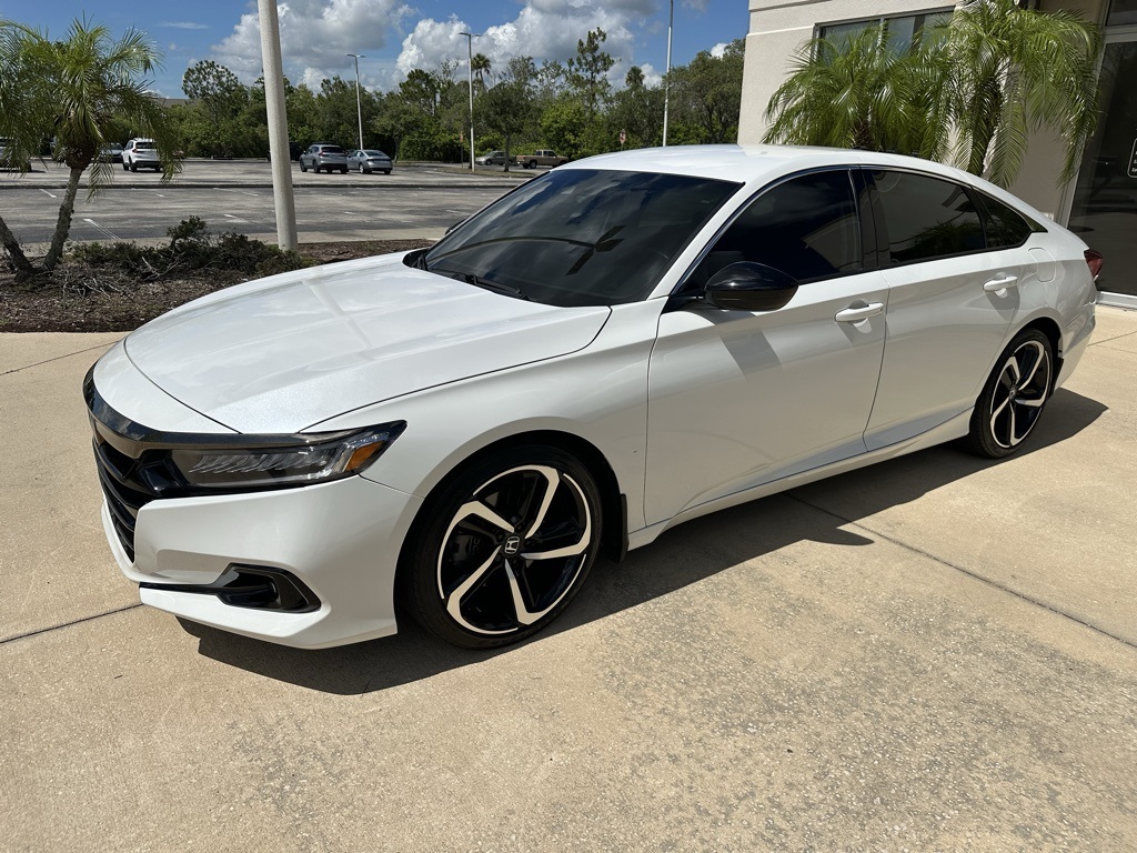 Vehicle image 1 of 32