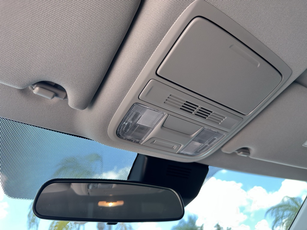 Vehicle image 31 of 32