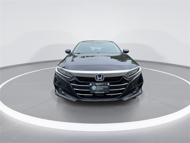 Vehicle image 3 of 24