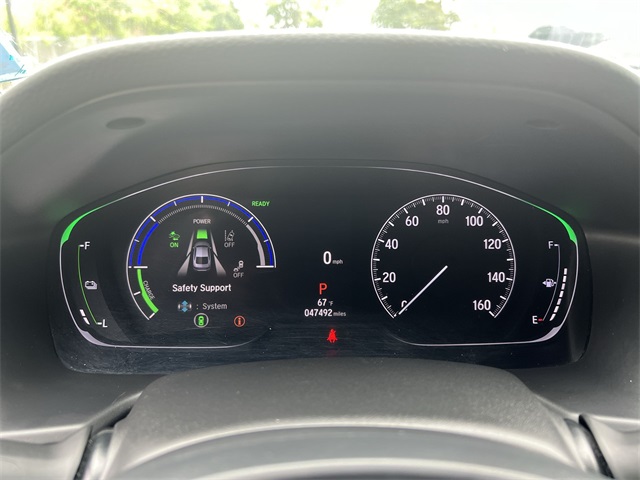 Vehicle image 17 of 24