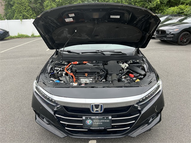 Vehicle image 10 of 24
