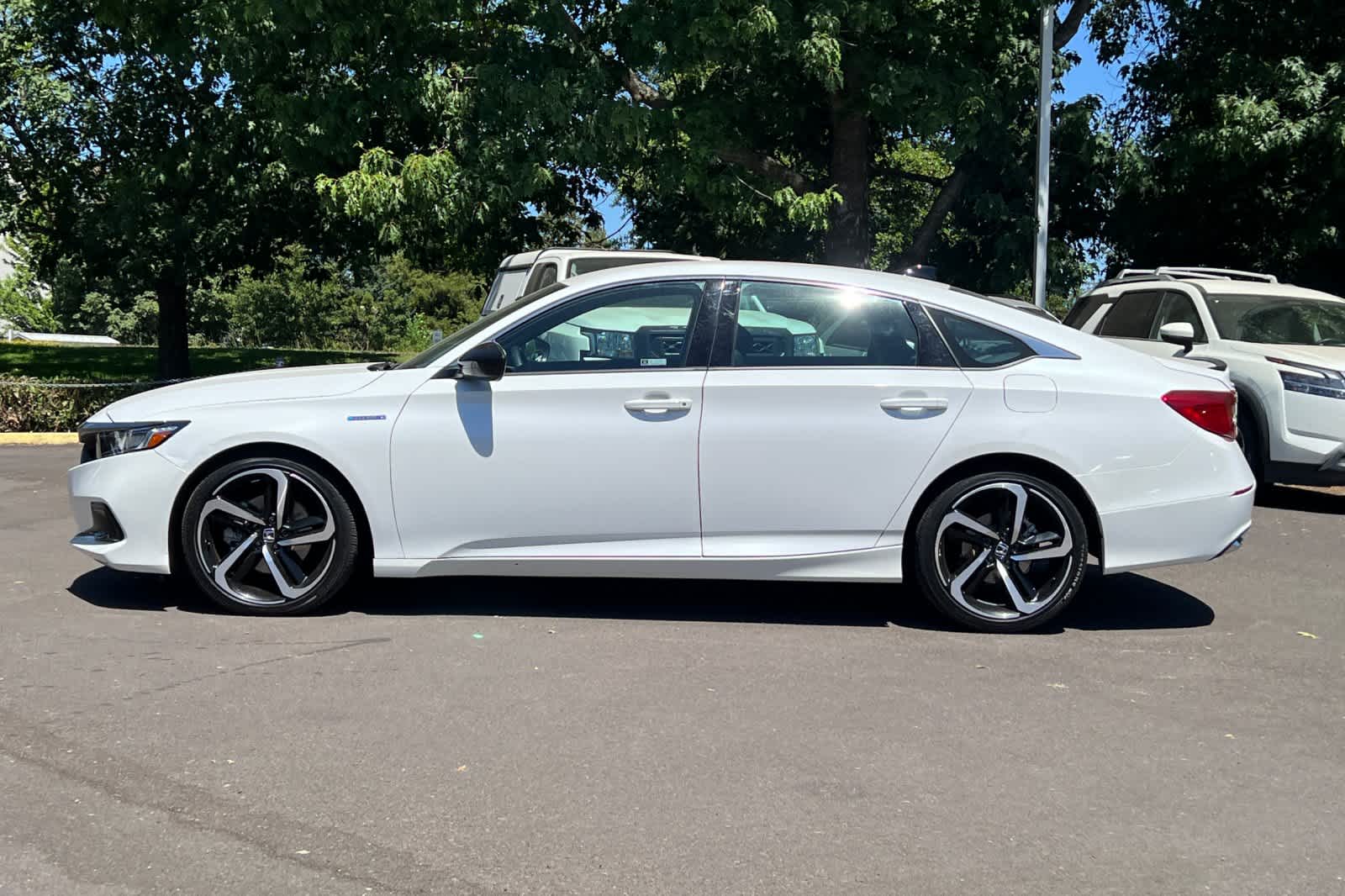 Vehicle image 9 of 29