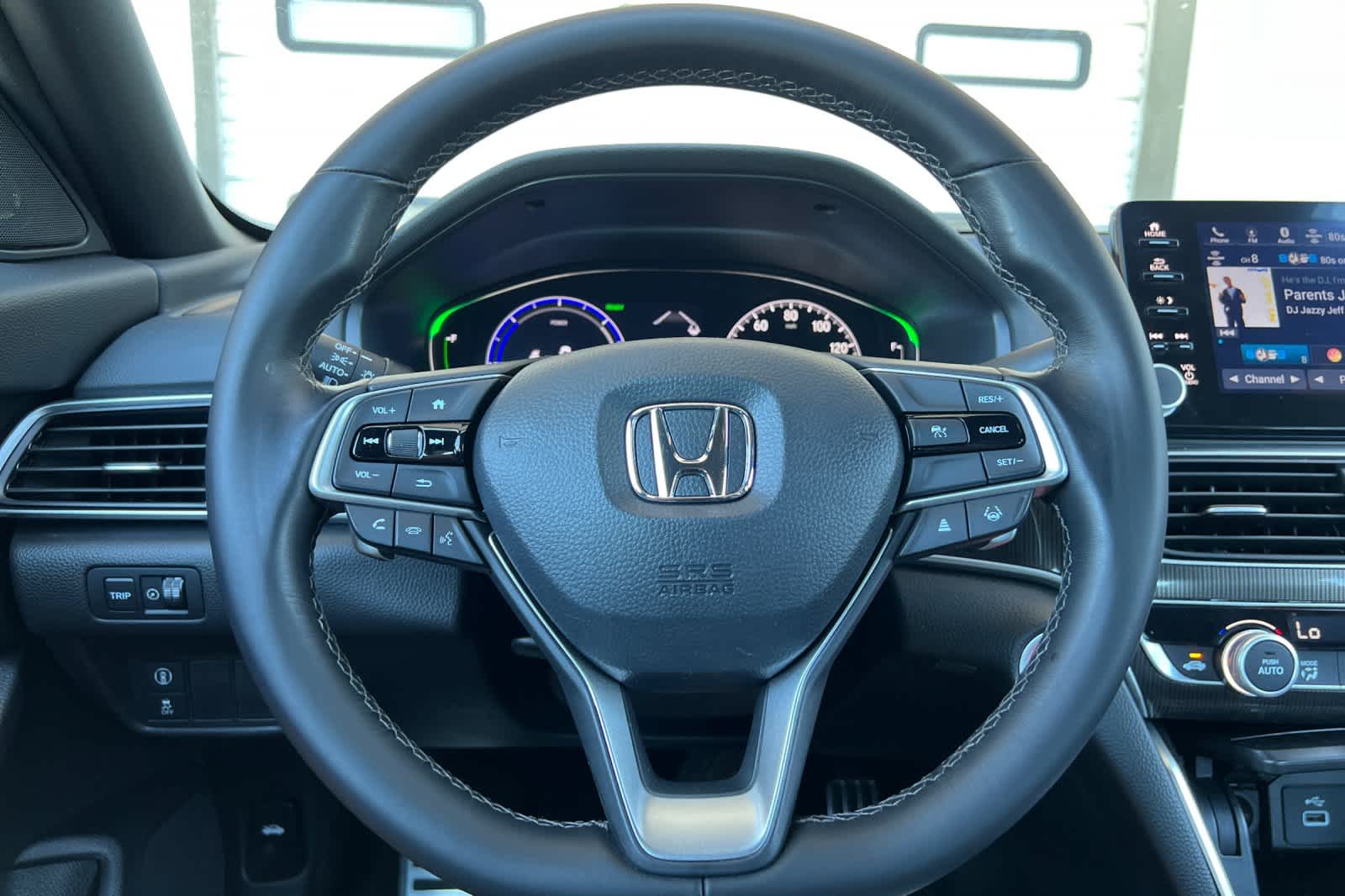 Vehicle image 16 of 29