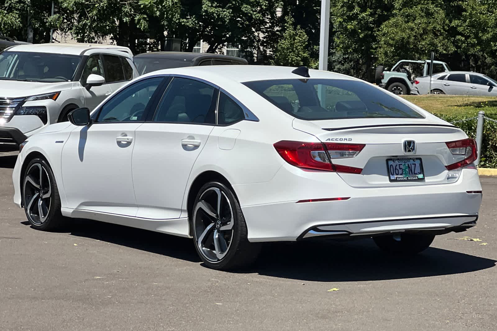 Vehicle image 8 of 29