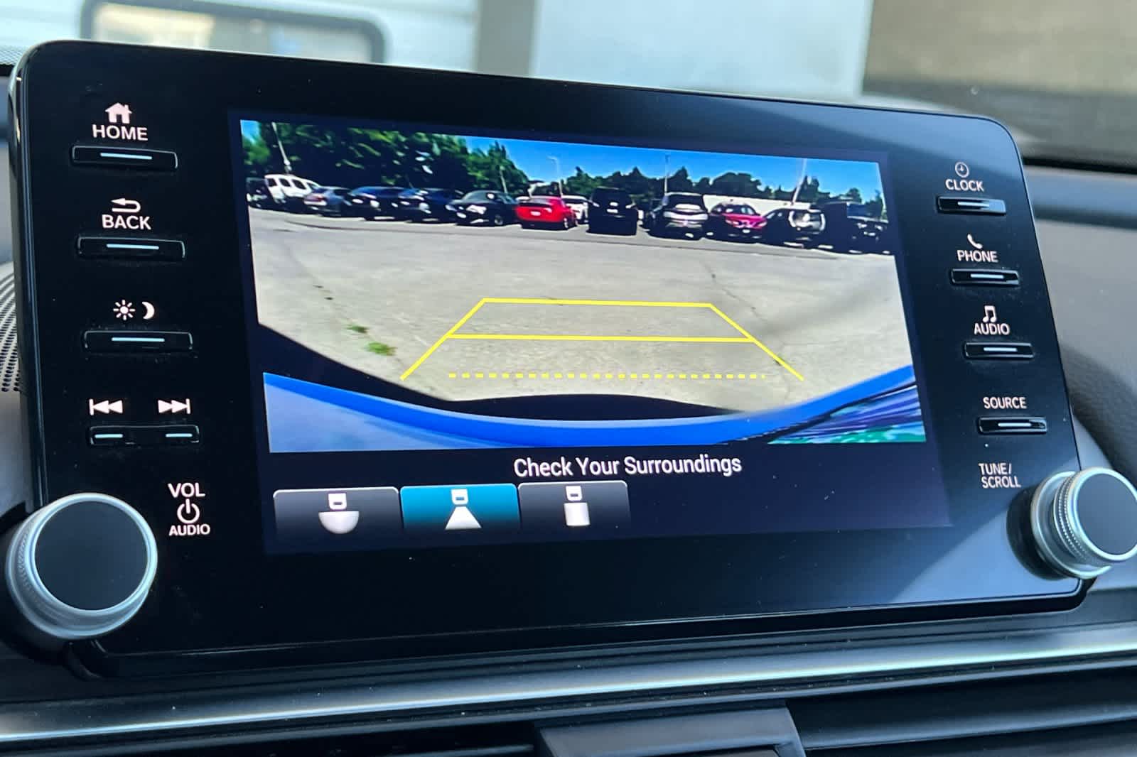 Vehicle image 19 of 29